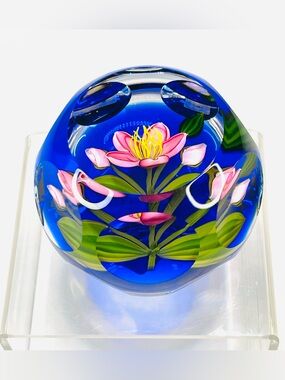 Perthshire Flower and Bud 59/250 Scotland Paperweight VTG Boxed with Certificate